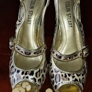 Animal print Gold high heels. 71/2